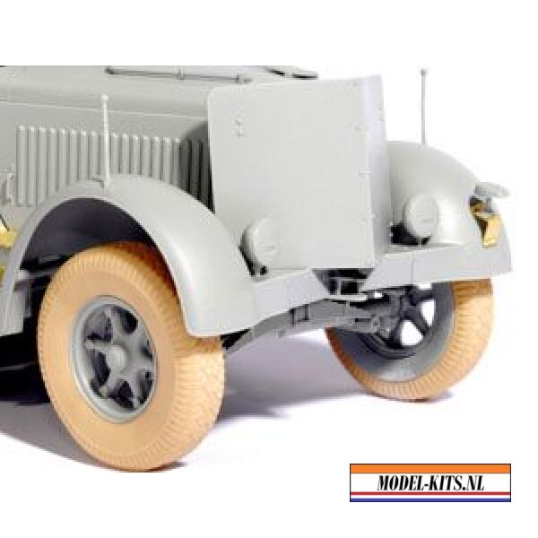 SD. KFZ. 7 2 FLAK 37 WITH ARMOR CAB 4