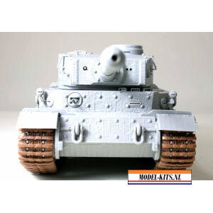 TIGER (P) 003 WITH ZIMMERIT IN MAY 1944 4