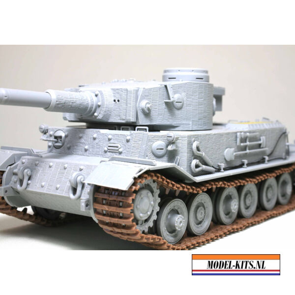TIGER (P) 003 WITH ZIMMERIT IN MAY 1944 5