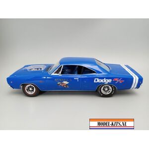 DODGE CORONET HARDTOP WITH TRAILER 3