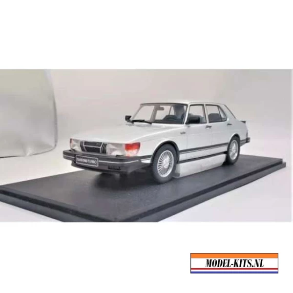1983 Saab 900 Turbo 4 Door, silver metallic