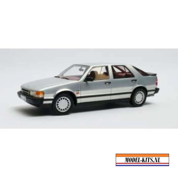 1984 Saab 9000 Turbo, silver