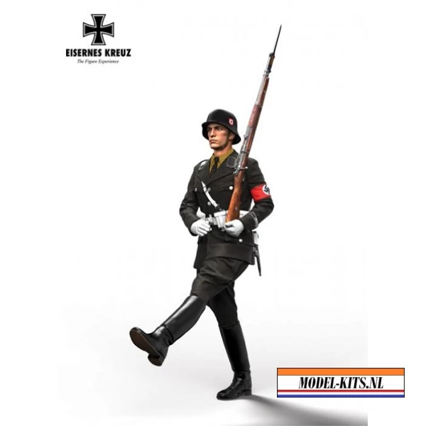 SOLDAT IM STECHSCHRITT LAH 1