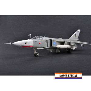 Su 24MR Fencer 4