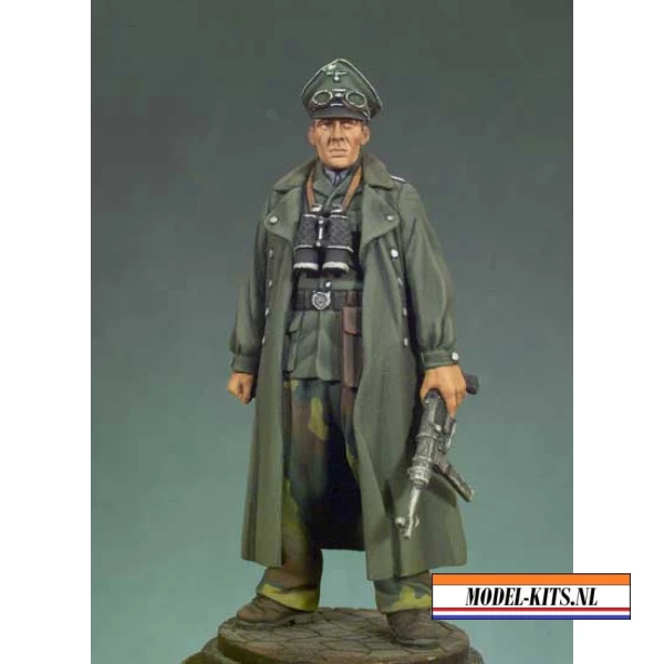 WAFFEN SS OFFICER