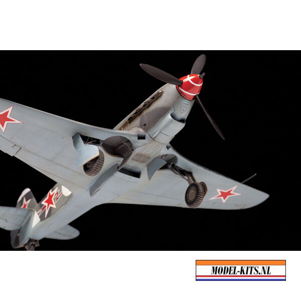 Yak 9 T with cannon 5