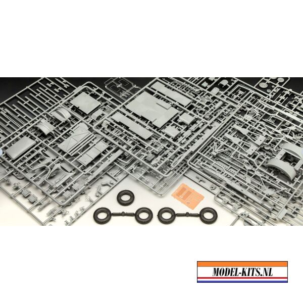 BM 13 16 ON W.O.T. 8 CHASSIS 6