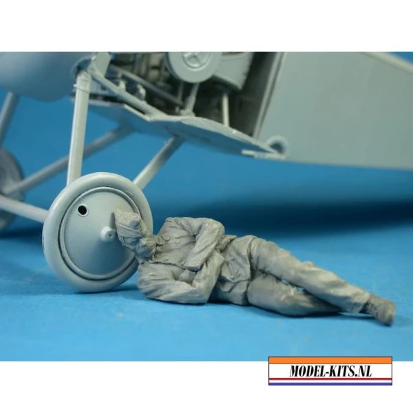 FRENCH MECHANIC HAVING A REST