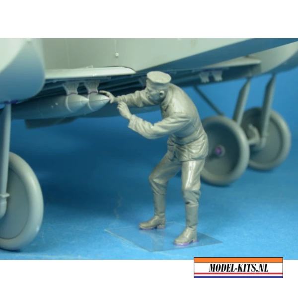 GERMAN BOMBER GROUND CREWMAN N1