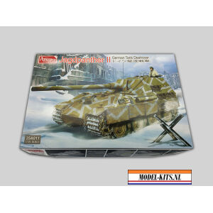 GERMAN TANK DESTROYER JAGDPANTHER II 1