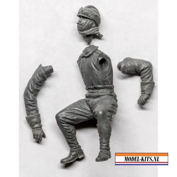 GOTHA BOMBER GERMAN CREW MEMBER 3