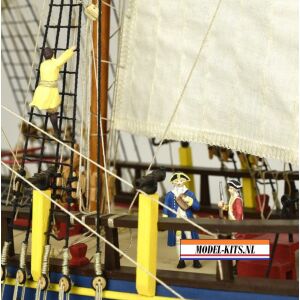 HMS ENDEAVOUR WITH LIGHTS 2021 6