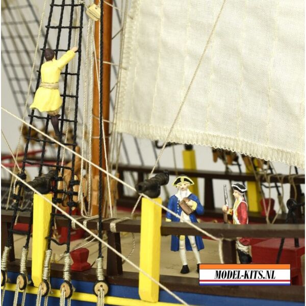 HMS ENDEAVOUR WITH LIGHTS 2021 6