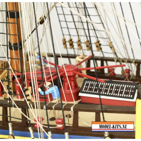 HMS ENDEAVOUR WITH LIGHTS 2021 8