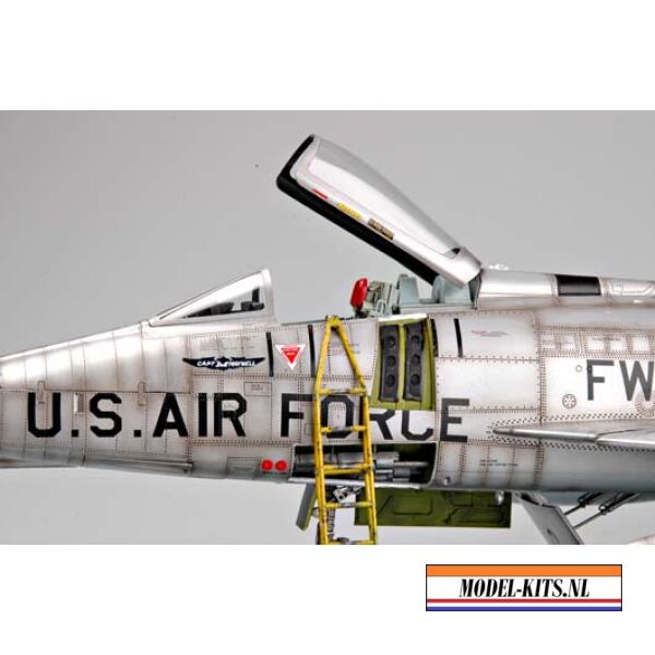 F 100D SUPER SABRE 4