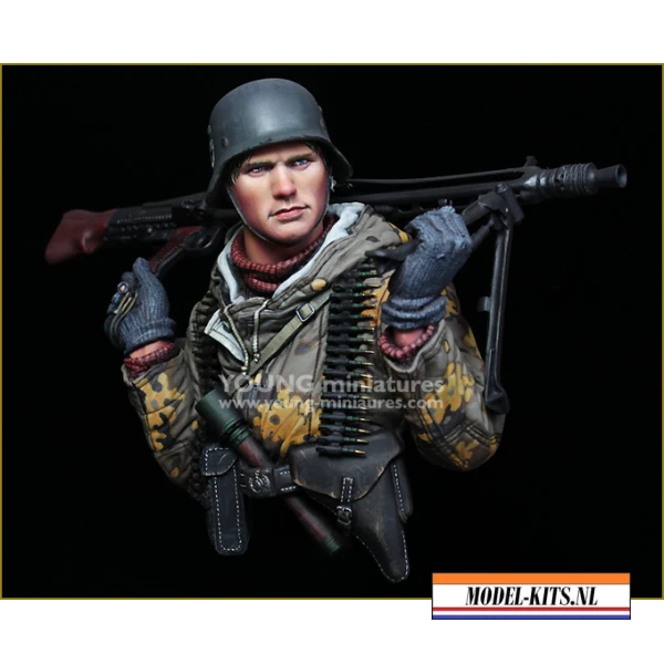 GERMAN MACHINE GUNNER EASTERN FRONT WWII