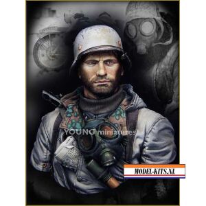 GERMAN MOTORCYCLIST EAST FRONT