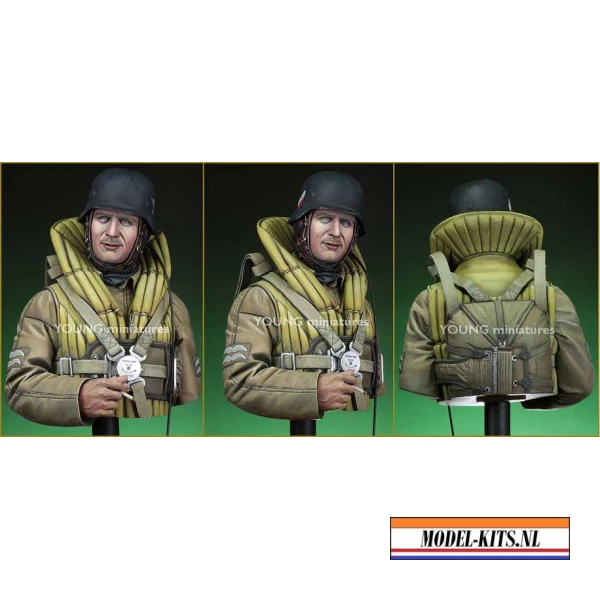 LUTWAFFE BOMBER CREWMAN