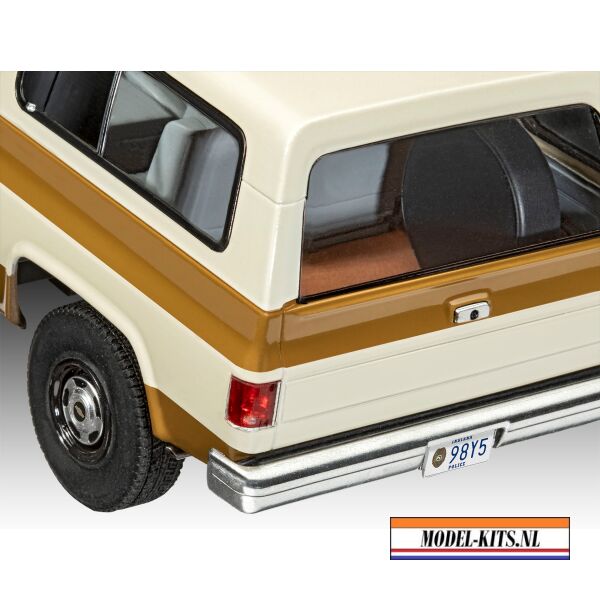 Stranger Things Chevrolet K5 Blazer 1985 2