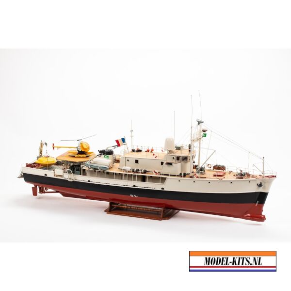 1:45 Calypso plastic hull