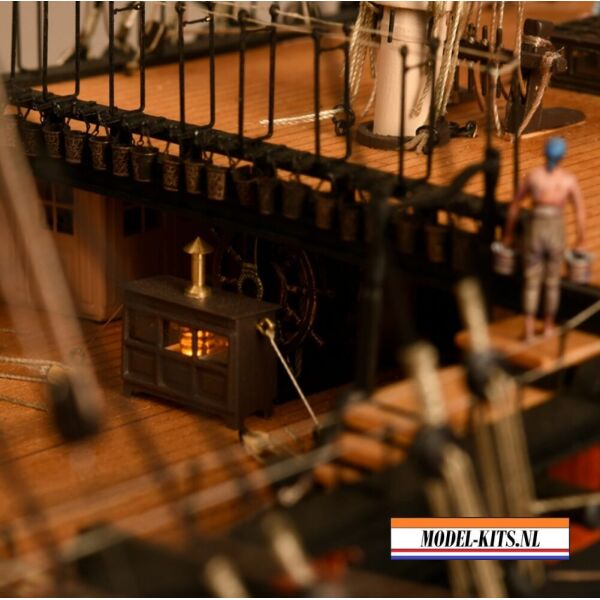 HMS Victory met volledig interieur 10