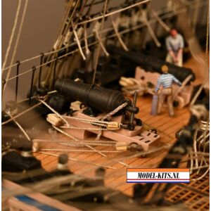 HMS Victory met volledig interieur 11