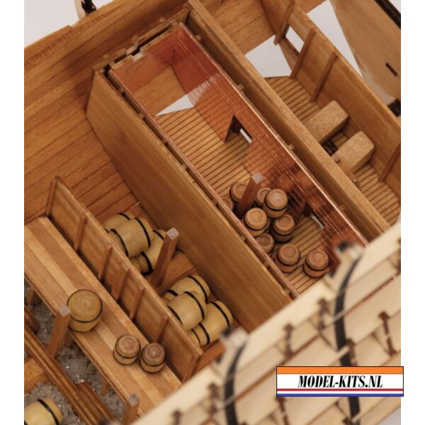 HMS Victory met volledig interieur 13