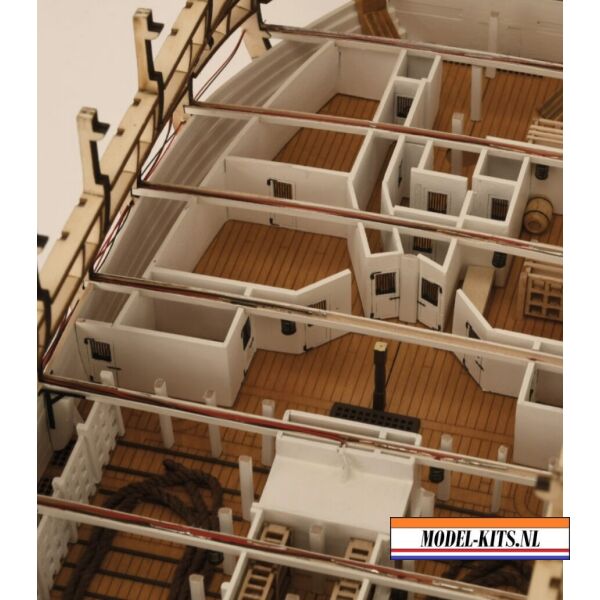 HMS Victory met volledig interieur 14