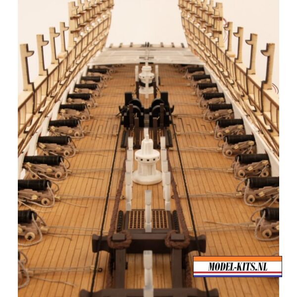 HMS Victory met volledig interieur 15