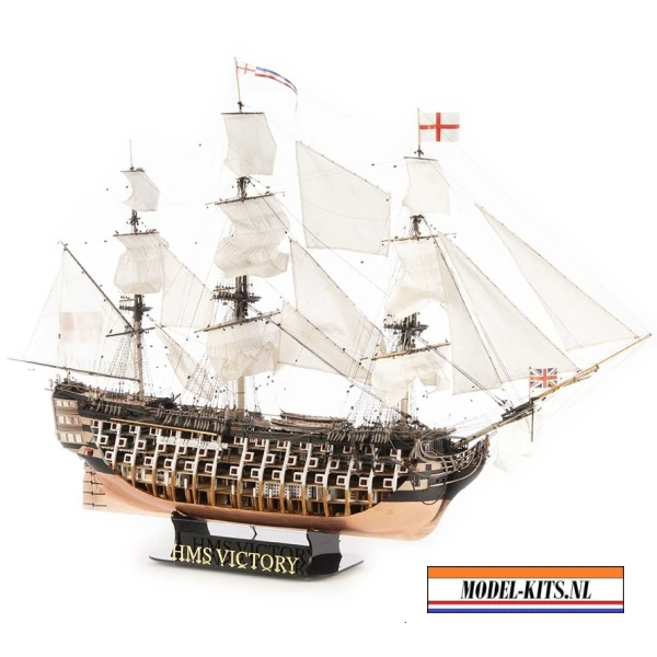 HMS Victory met volledig interieur