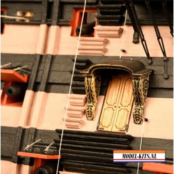 HMS Victory met volledig interieur 8