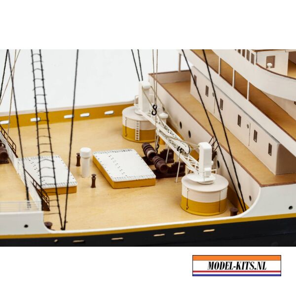 RMS Titanic Complete 30