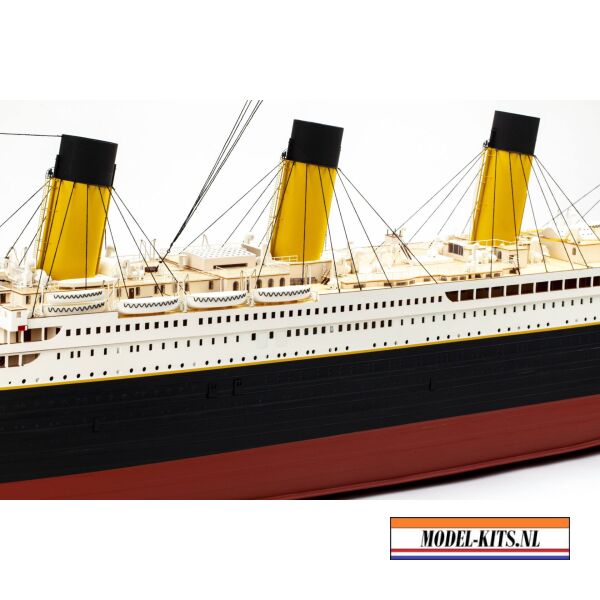 RMS Titanic Complete 40