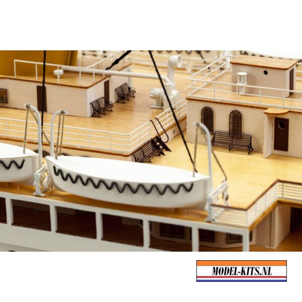 RMS Titanic Complete 42
