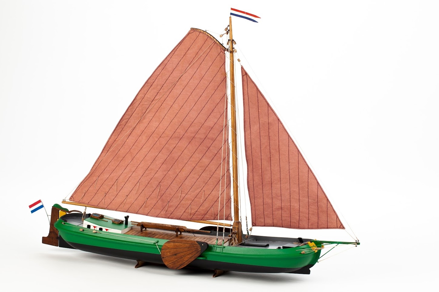 1:36 Friese Tjalk. wooden hull / 01 00 0398