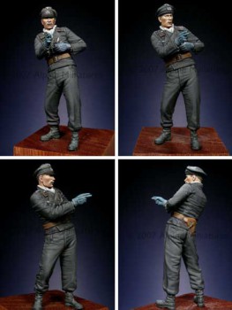 EARLY WW2 PANZER OFFICER